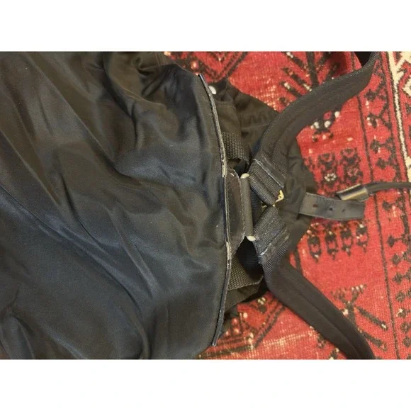 PRADA BLACK VINTAGE TESSUTO NYLON TRIANGLE LOGO BACKPACK